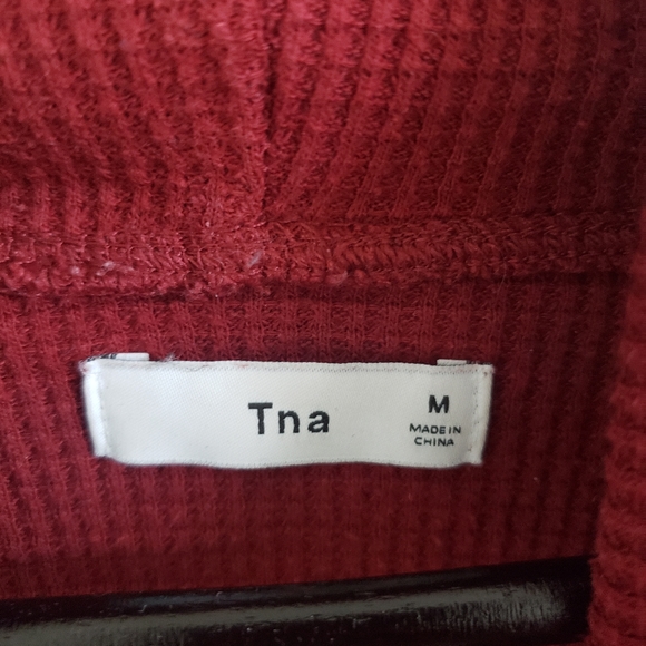 Aritzia TNA waffle turtleneck long sleeved shirt. Red, size medium. - Picture 2 of 2